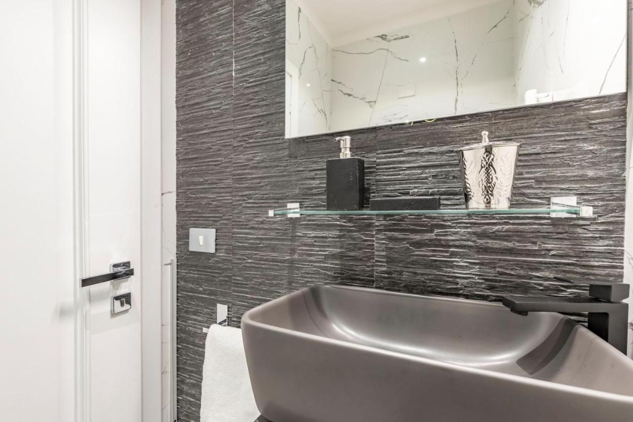 Trevi Luxury Apartment Jacuzzi Rome Extérieur photo