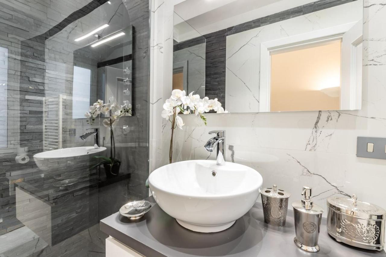 Trevi Luxury Apartment Jacuzzi Rome Extérieur photo
